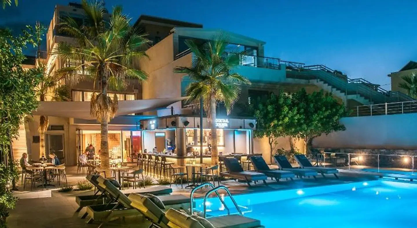 Riviera Beach Hotel OUTDOOR_POOL