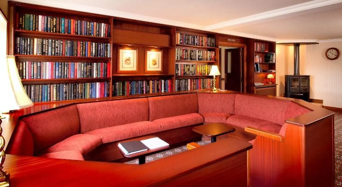 The Lodge at Harvey's Point LOUNGE_LOBBY