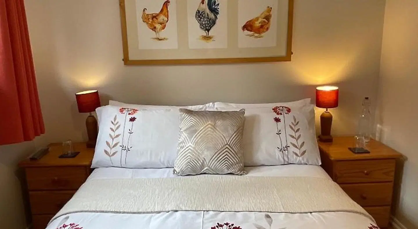 The Great Grubb Bed & Breakfast ROOM_EXAMPLE
