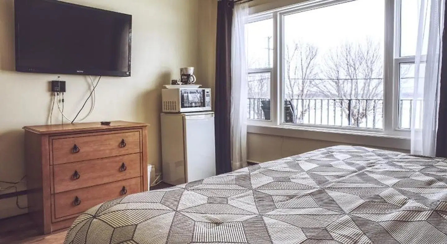 Lakeside Inn ROOM_EXAMPLE