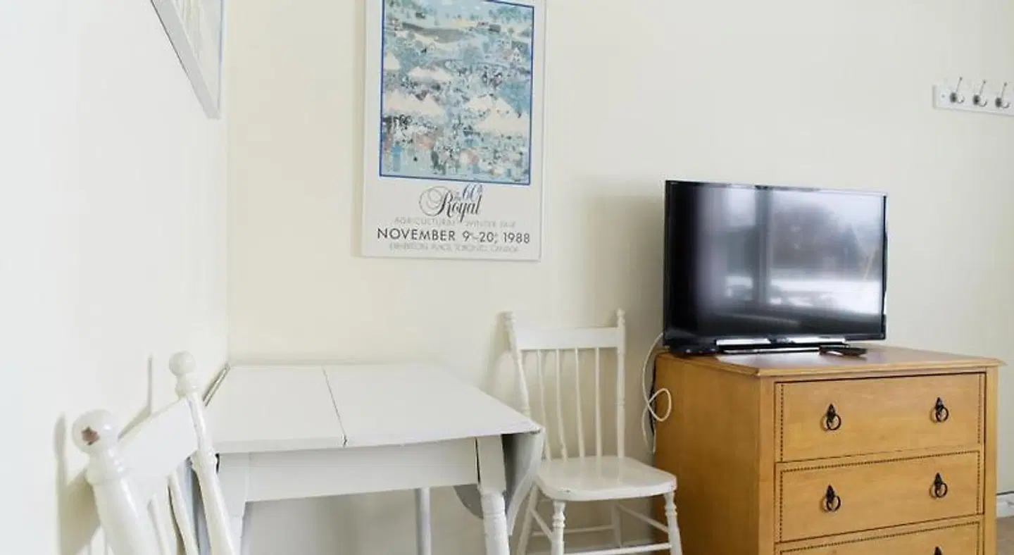 Lakeside Inn ROOM_EXAMPLE