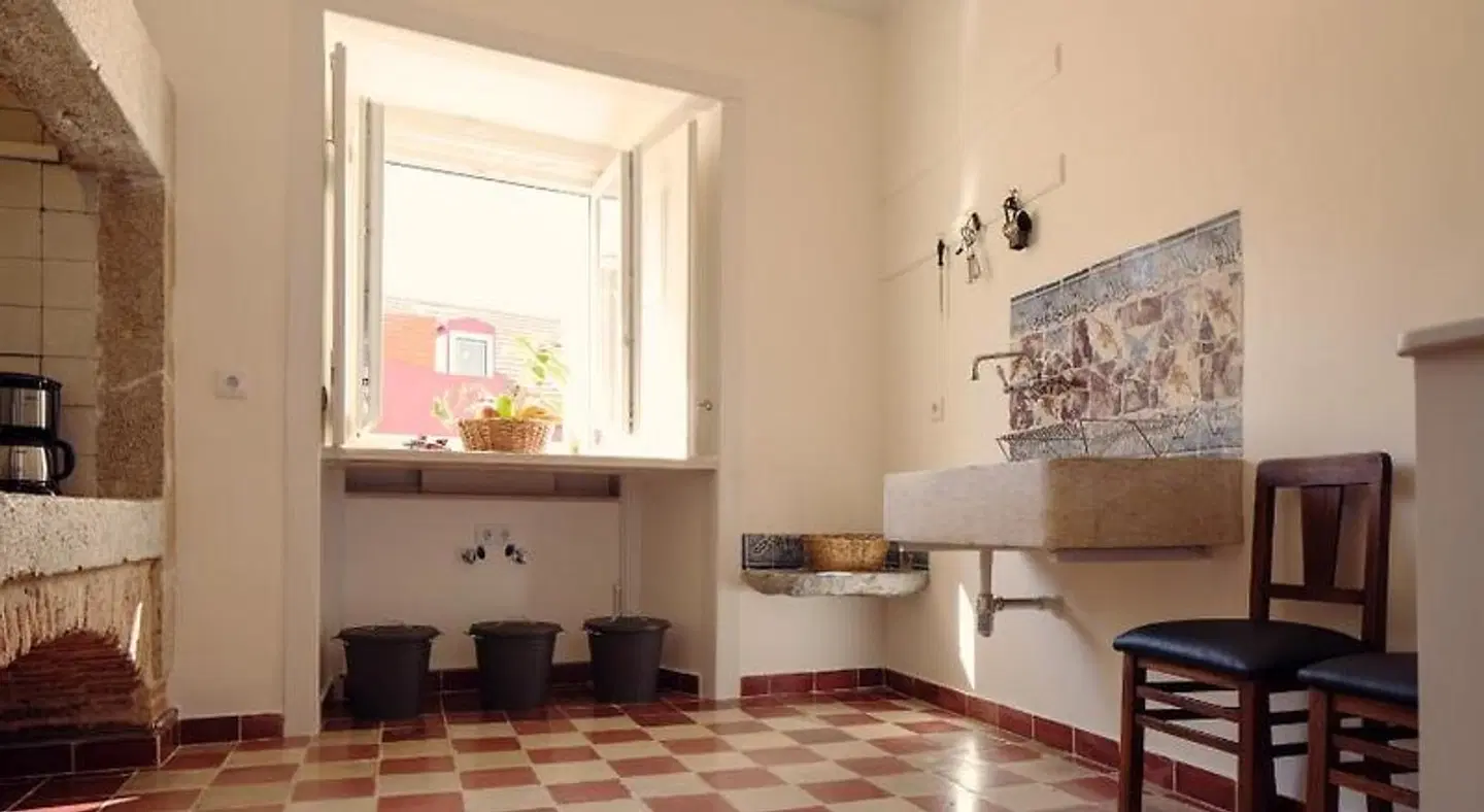 Lisbon Calling ROOM_EXAMPLE