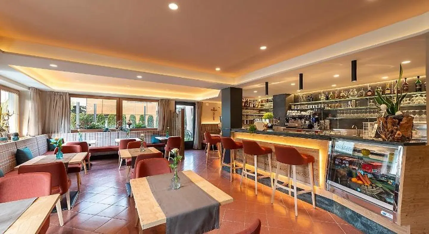 Alpenhof Bar