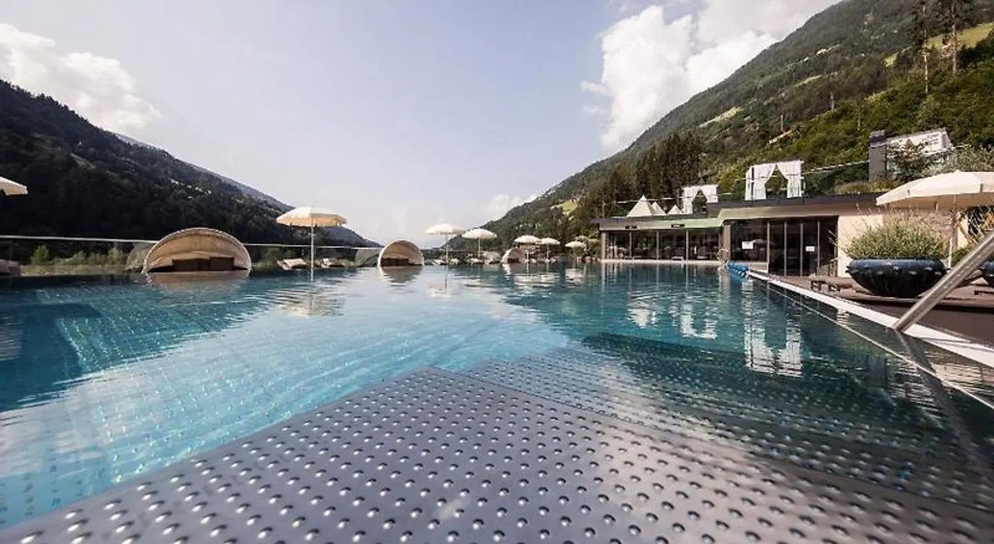 Quellenhof Luxury Resort Passeier OUTDOOR_POOL