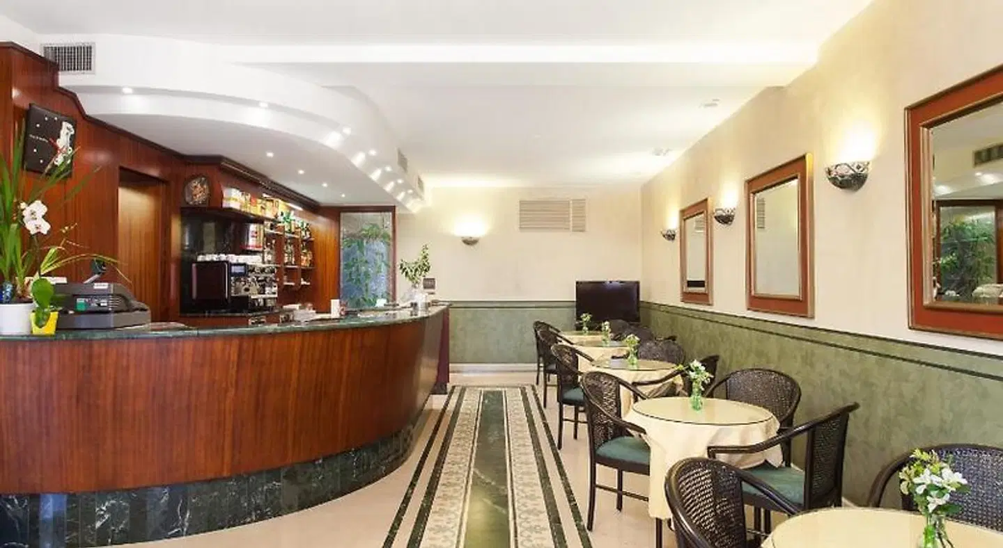 Hotel Gambara Bar