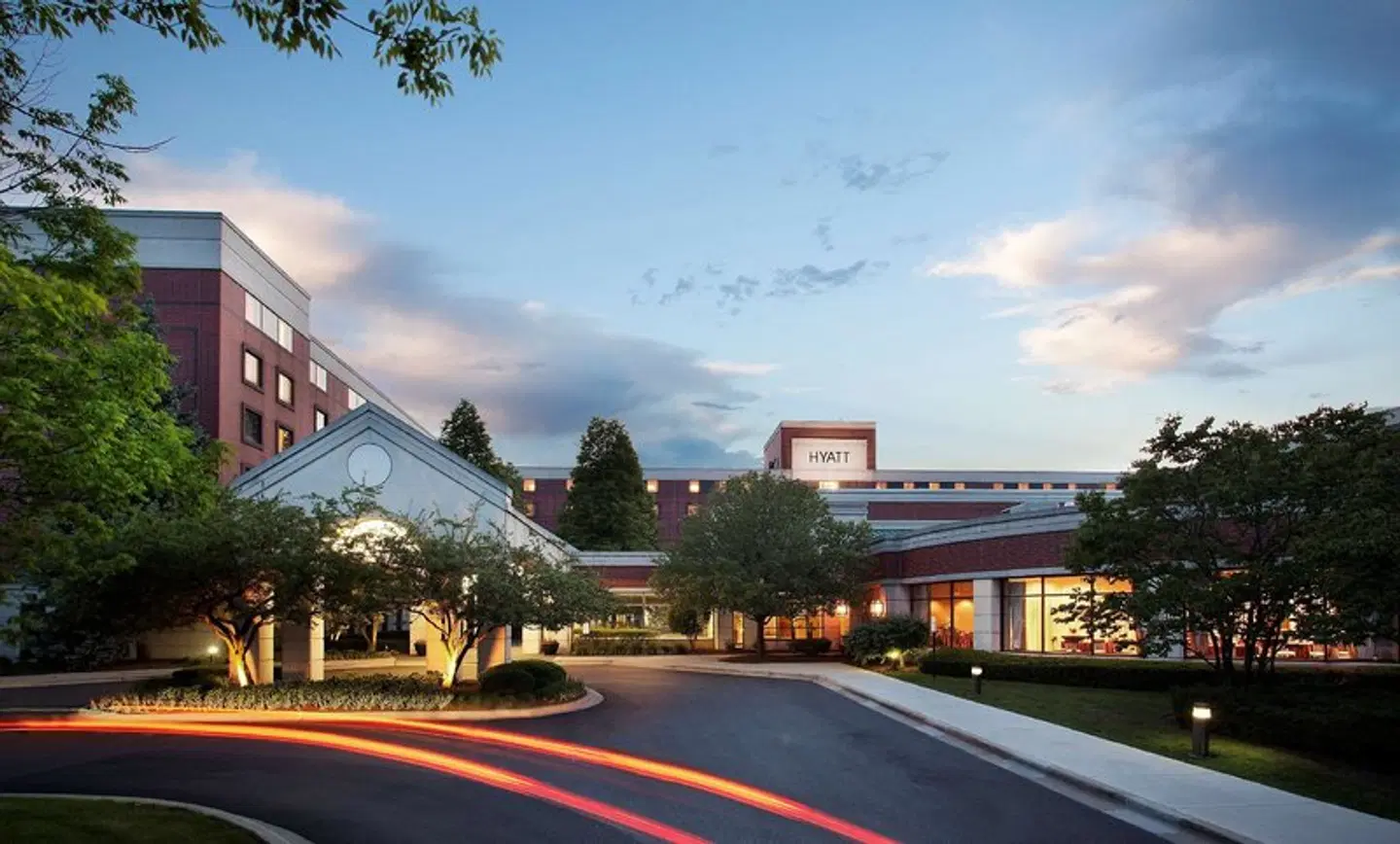 Hyatt Regency Deerfield EXTERIOR