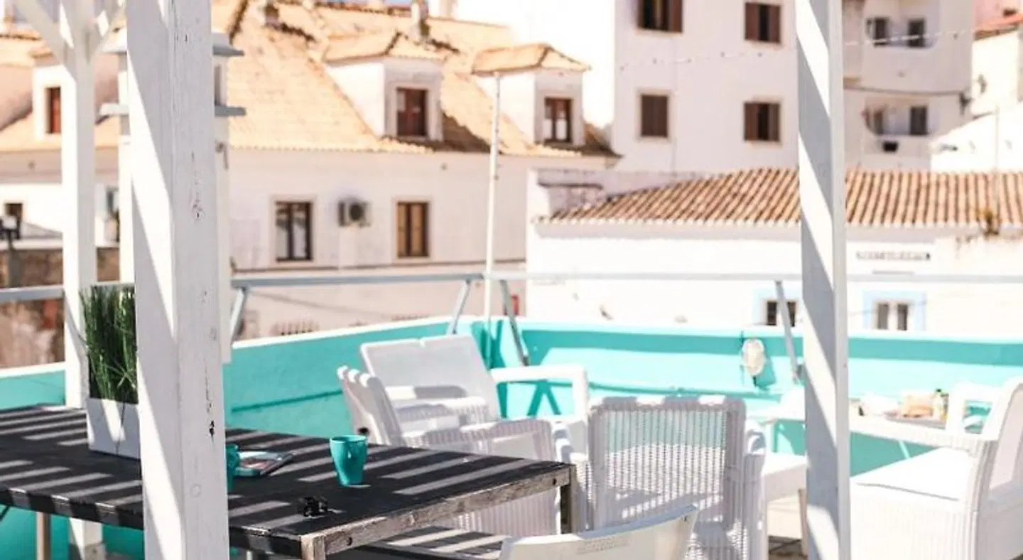 Ale-Hop Albufeira Hostel Terrasse