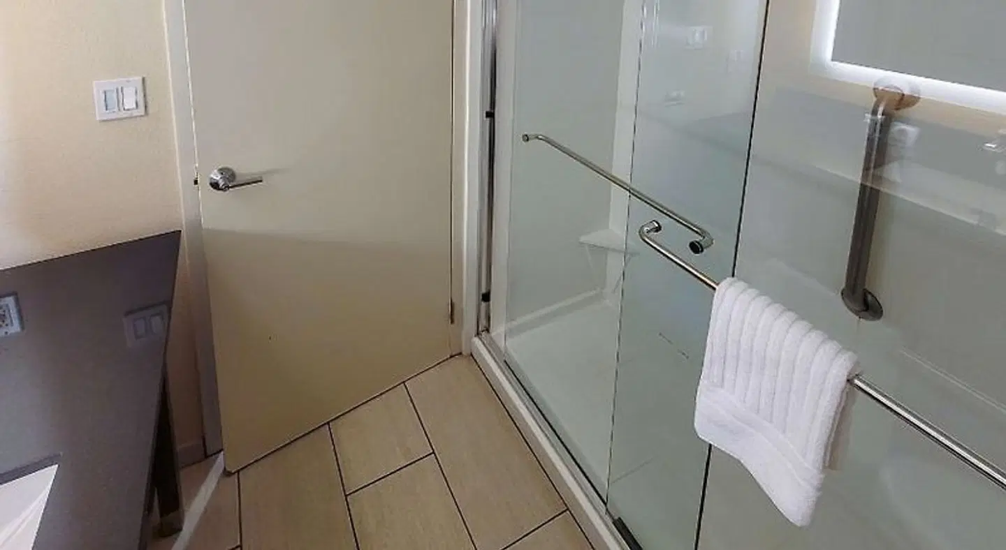 Comfort Suites Badezimmer