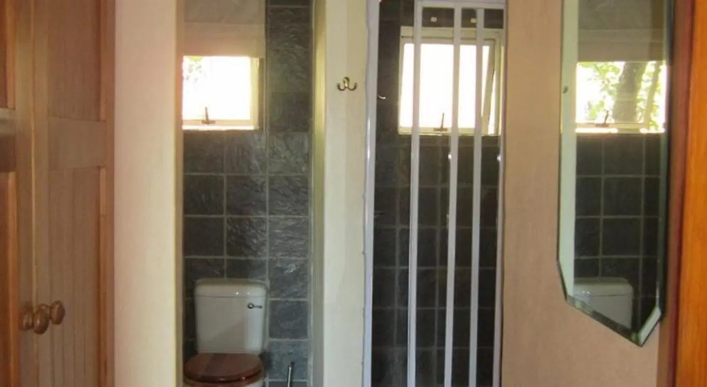 Marula Cottage Guest Lodge Badezimmer