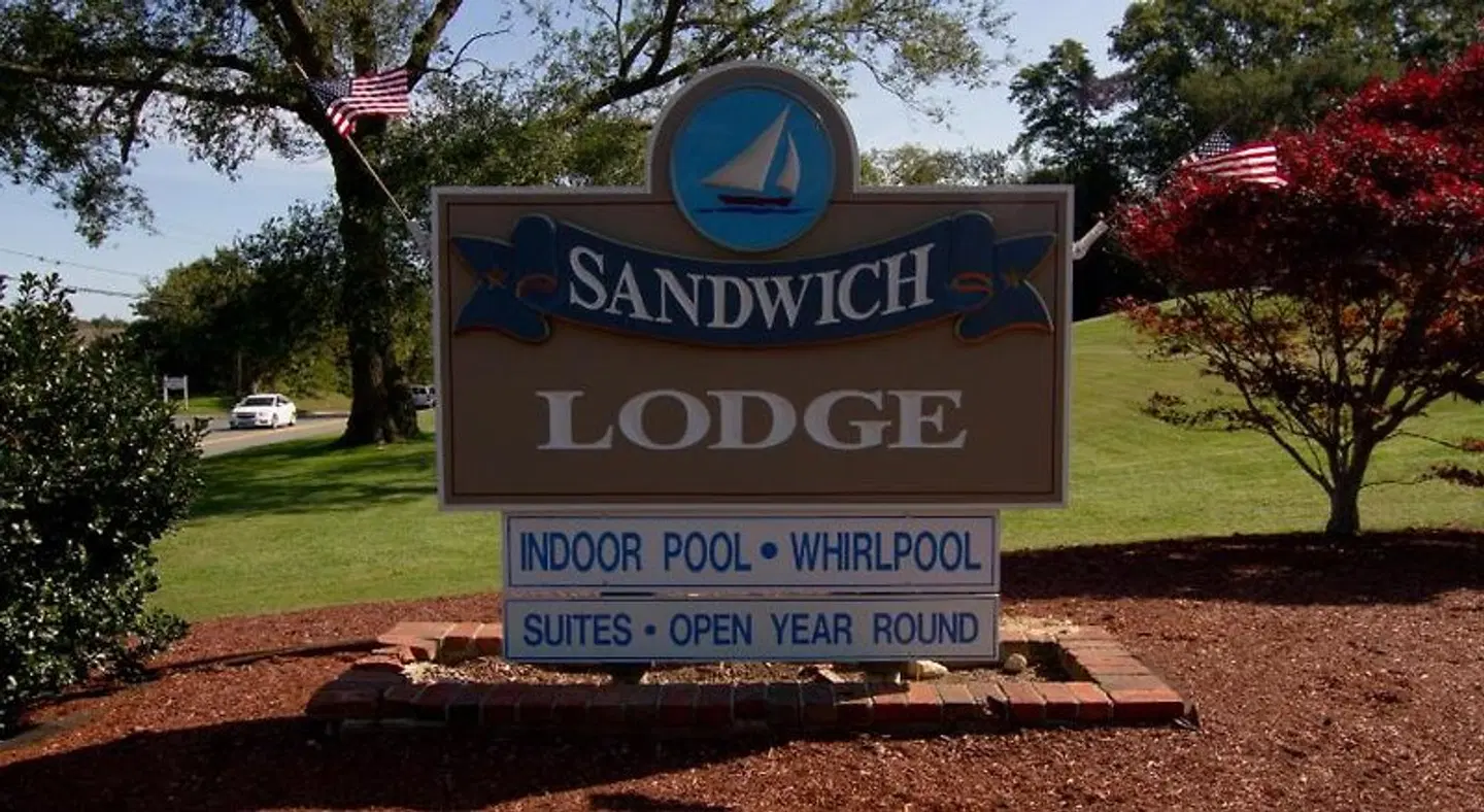 Sandwich Lodge & Resort EXTERIOR
