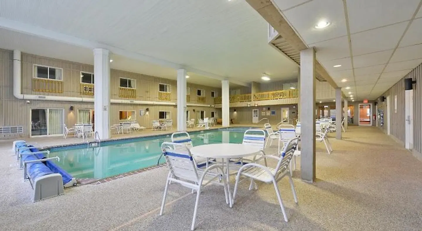 Sandwich Lodge & Resort Hallenbad