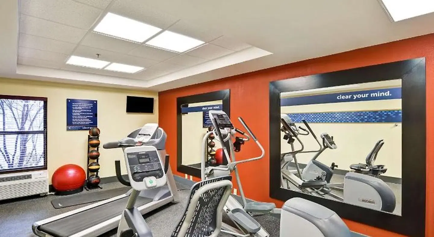 Hampton Inn Albany-Wolf Road (Airport) SPORTS_AND_LEISURE