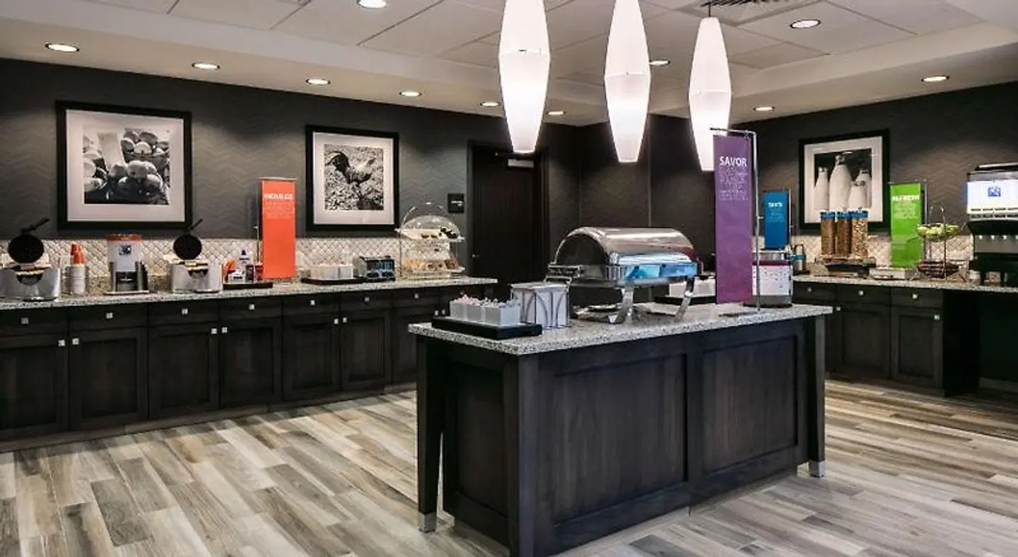 Hampton Inn Wichita Northwest Restaurant