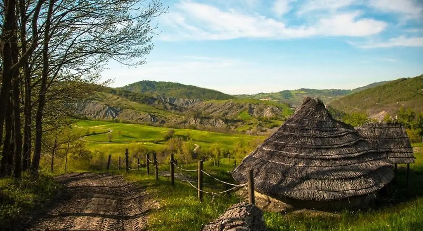 Ostello Podesteria di Gombola LANDSCAPE