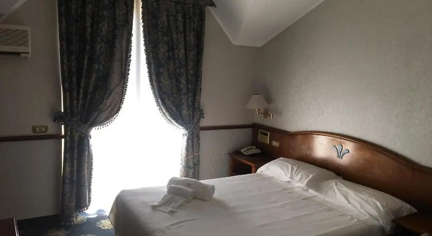 De La Ville ROOM_EXAMPLE