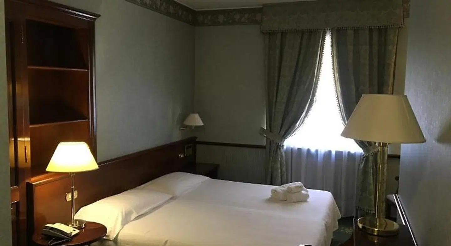 De La Ville ROOM_EXAMPLE