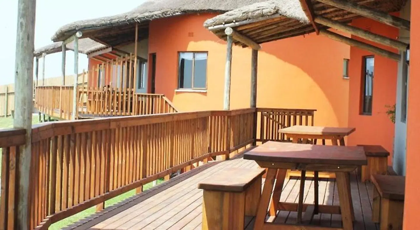 Swell Eco Lodge Bar