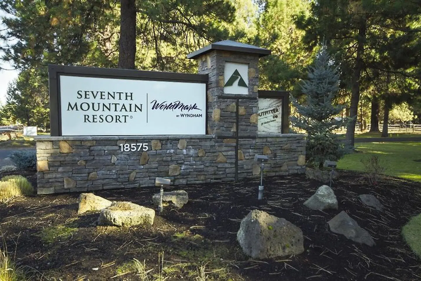 Seventh Mountain Resort EXTERIOR