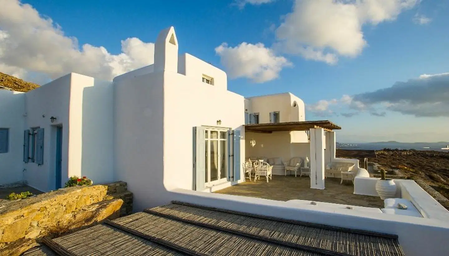 White Rock Suites & Villas EXTERIOR