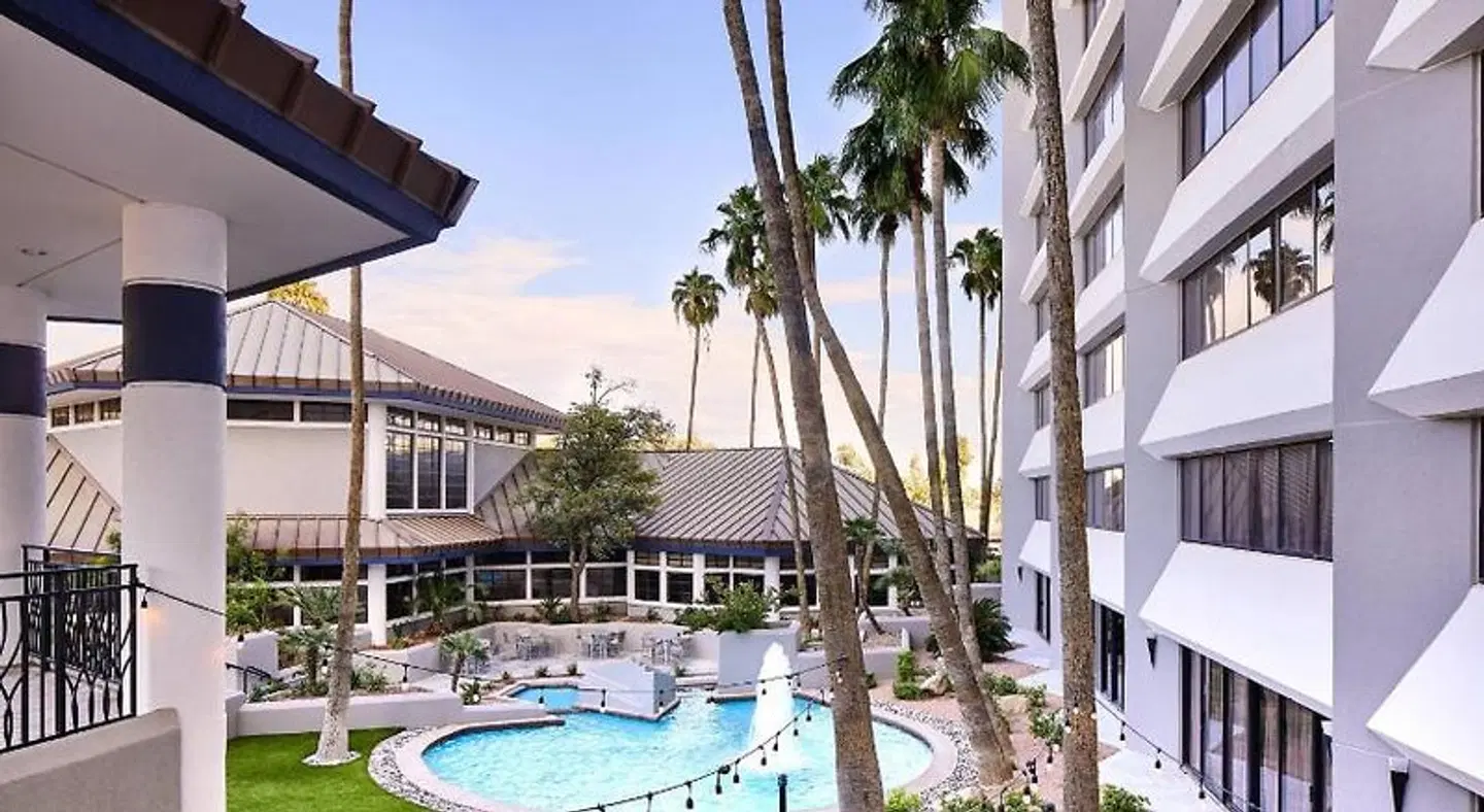 Delta Hotels by Marriott Phoenix Mesa OUTDOOR_POOL