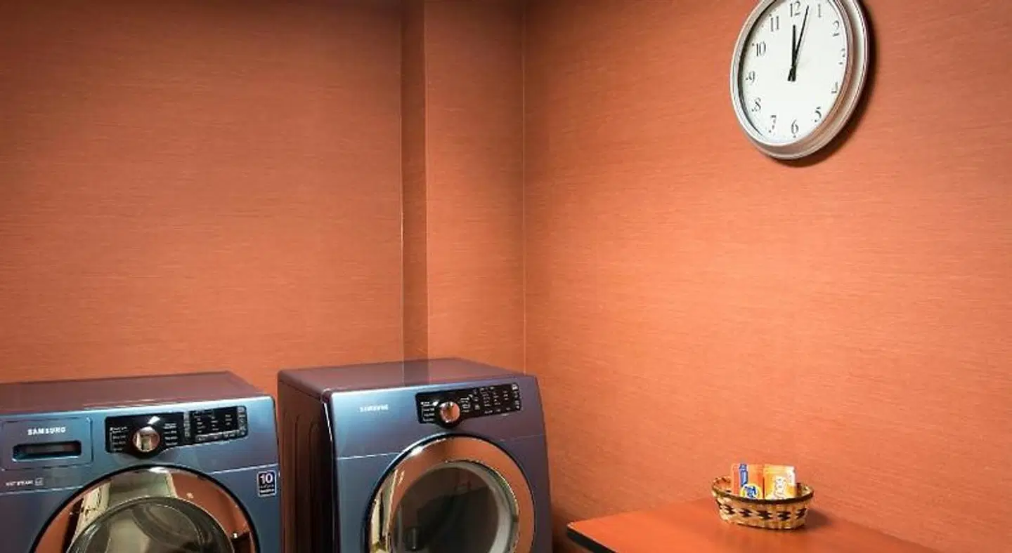 Holiday Inn Express & Suites Grand Rapids-North by IHG ROOM_EXAMPLE
