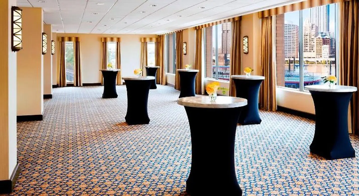 Sheraton Pittsburgh Hotel at Station Square LOUNGE_LOBBY