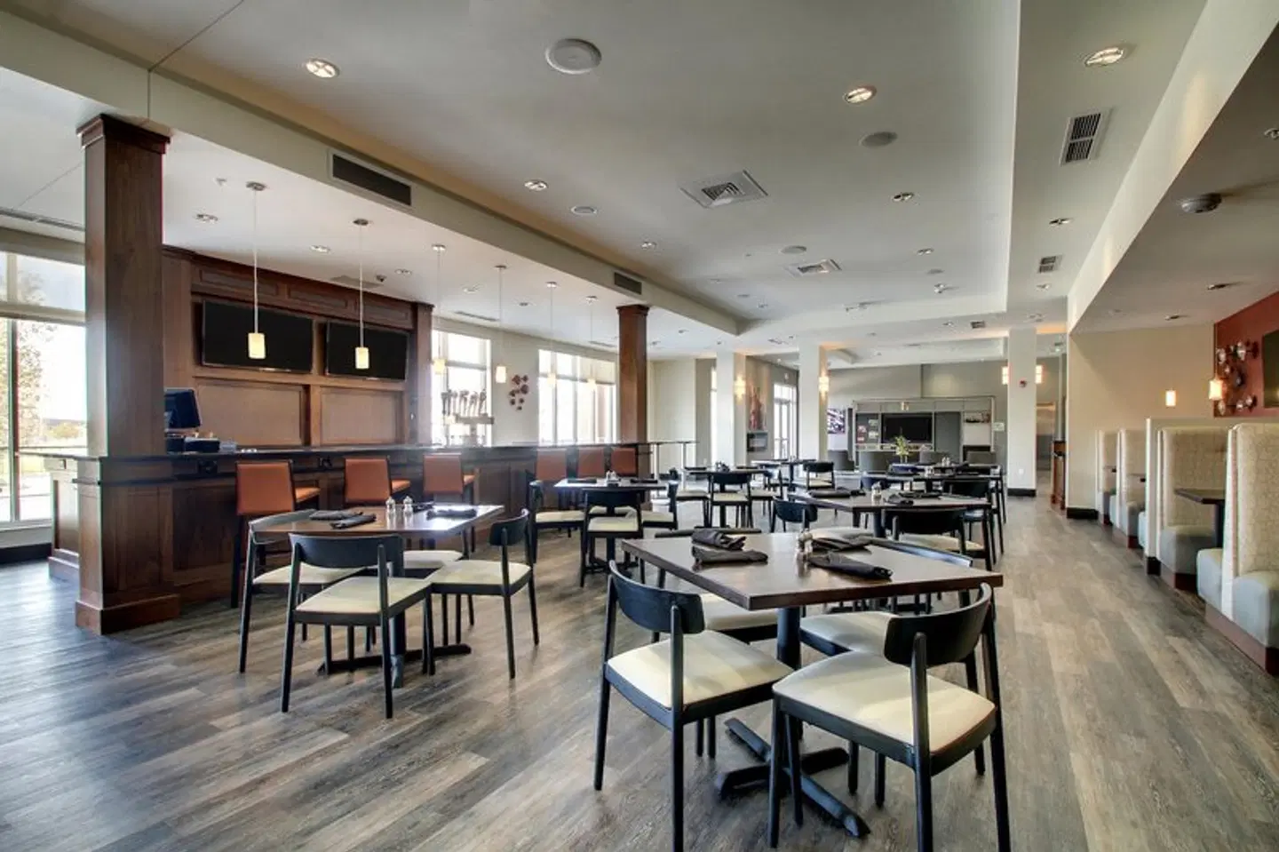 Holiday Inn & Suites Peoria At Grand Prairie by IHG Restaurant