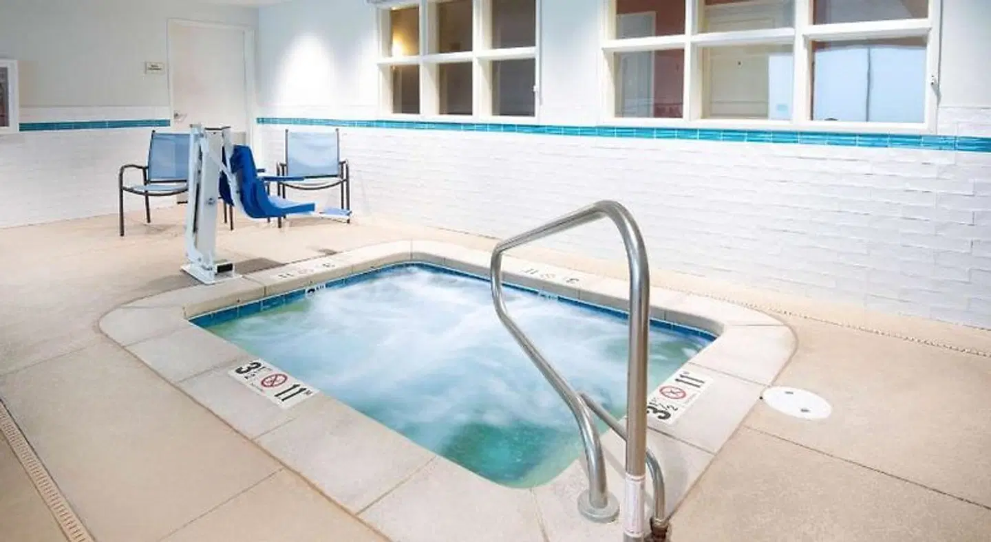 La Quinta Inn & Suites by Wyndham Durango Hallenbad