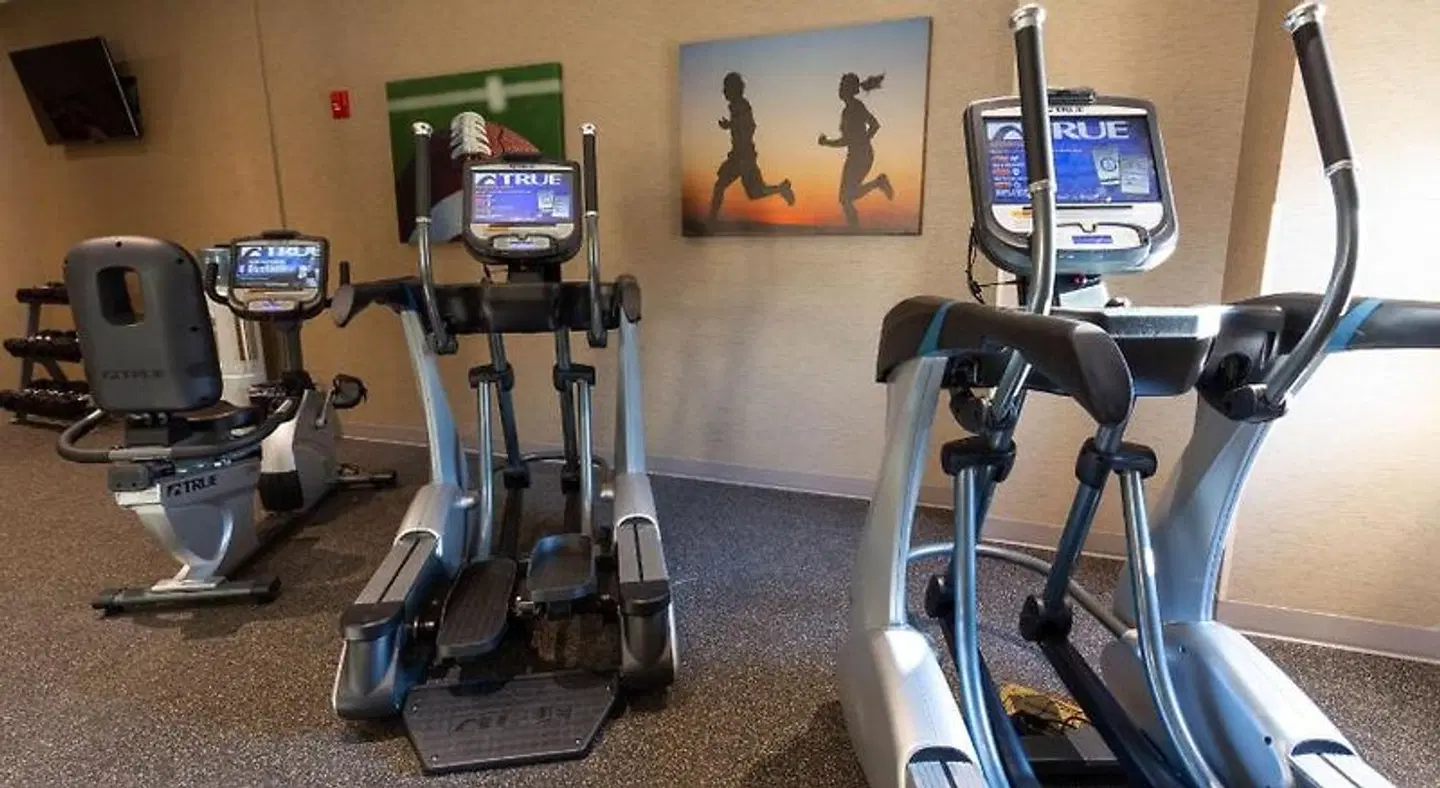 DRURY INN SUITES LOUISVILLE NORTH SPORTS_AND_LEISURE