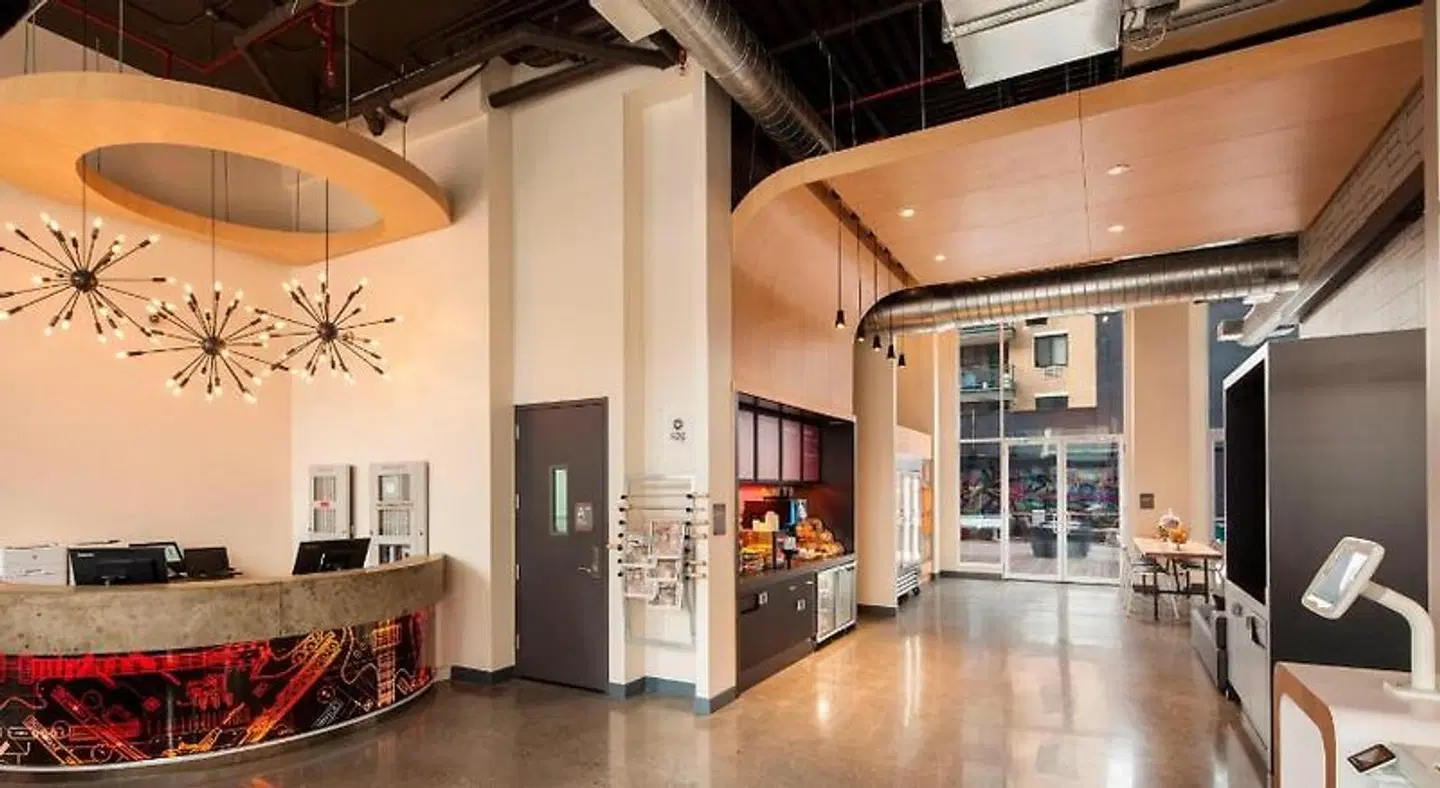 Aloft Long Island City-Manhattan View LOUNGE_LOBBY
