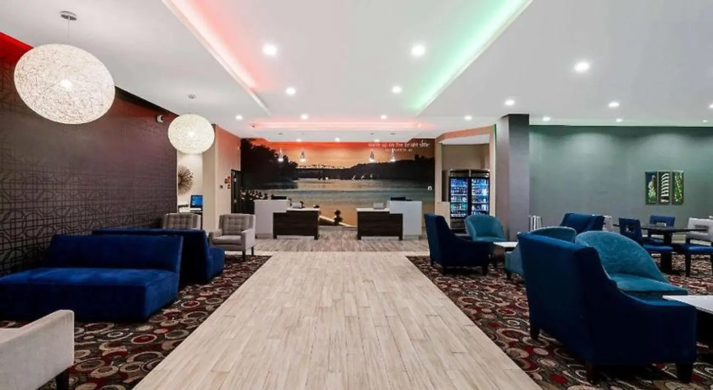 La Quinta Inn & Suites Tuscaloosa McFarland LOUNGE_LOBBY