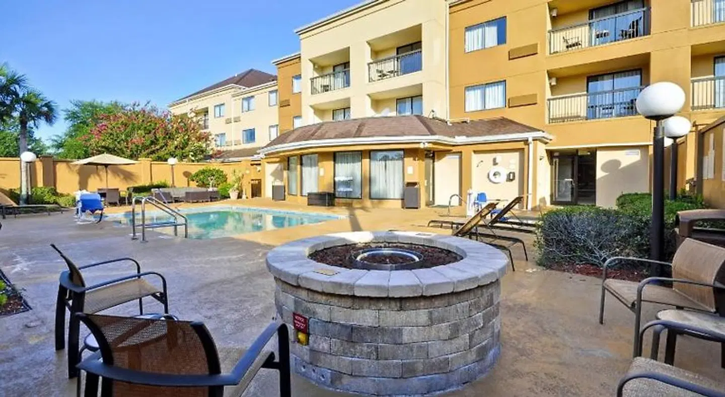 Courtyard by Marriott Jacksonville Airport Northeast OUTDOOR_POOL