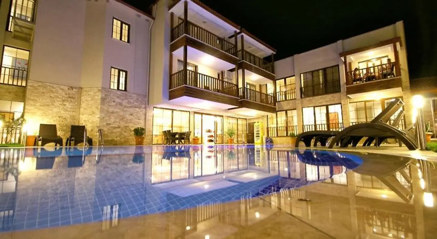 Venus Suite Hotel Hallenbad