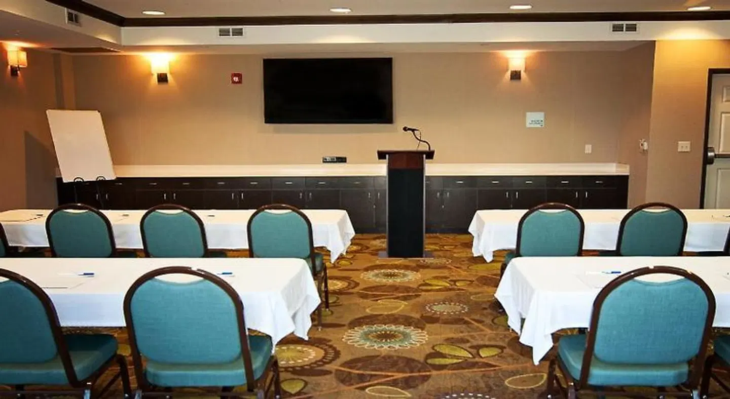 Holiday Inn Express Wichita Northeast Konferenz