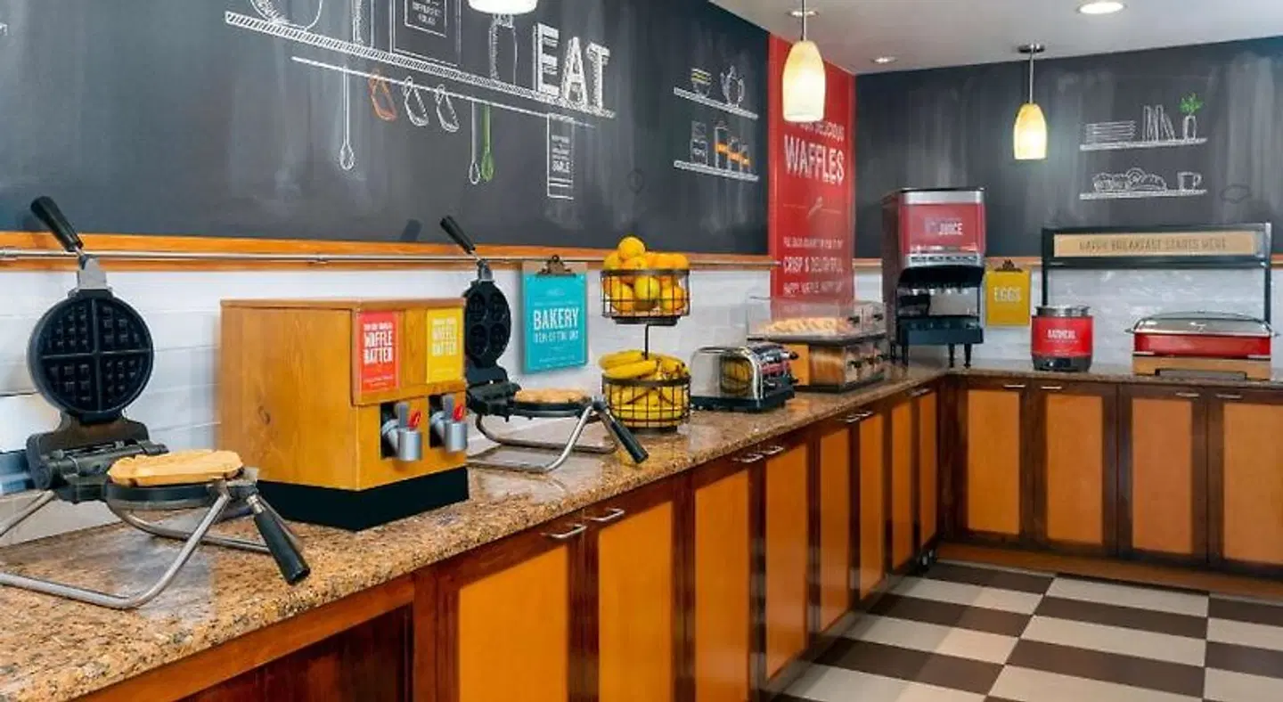 Hampton Inn Ellenton/Bradenton Bar