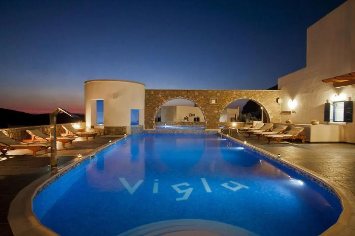 Vigla Hotel OUTDOOR_POOL