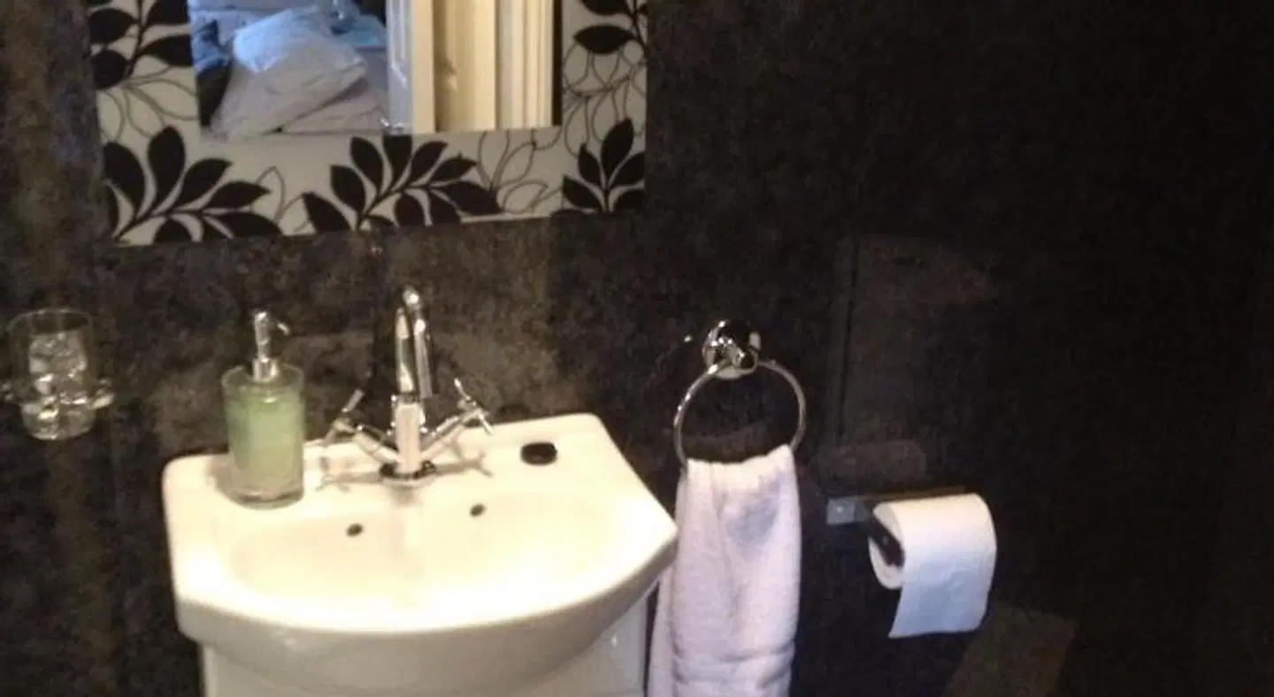 Elmswood Guest House Badezimmer