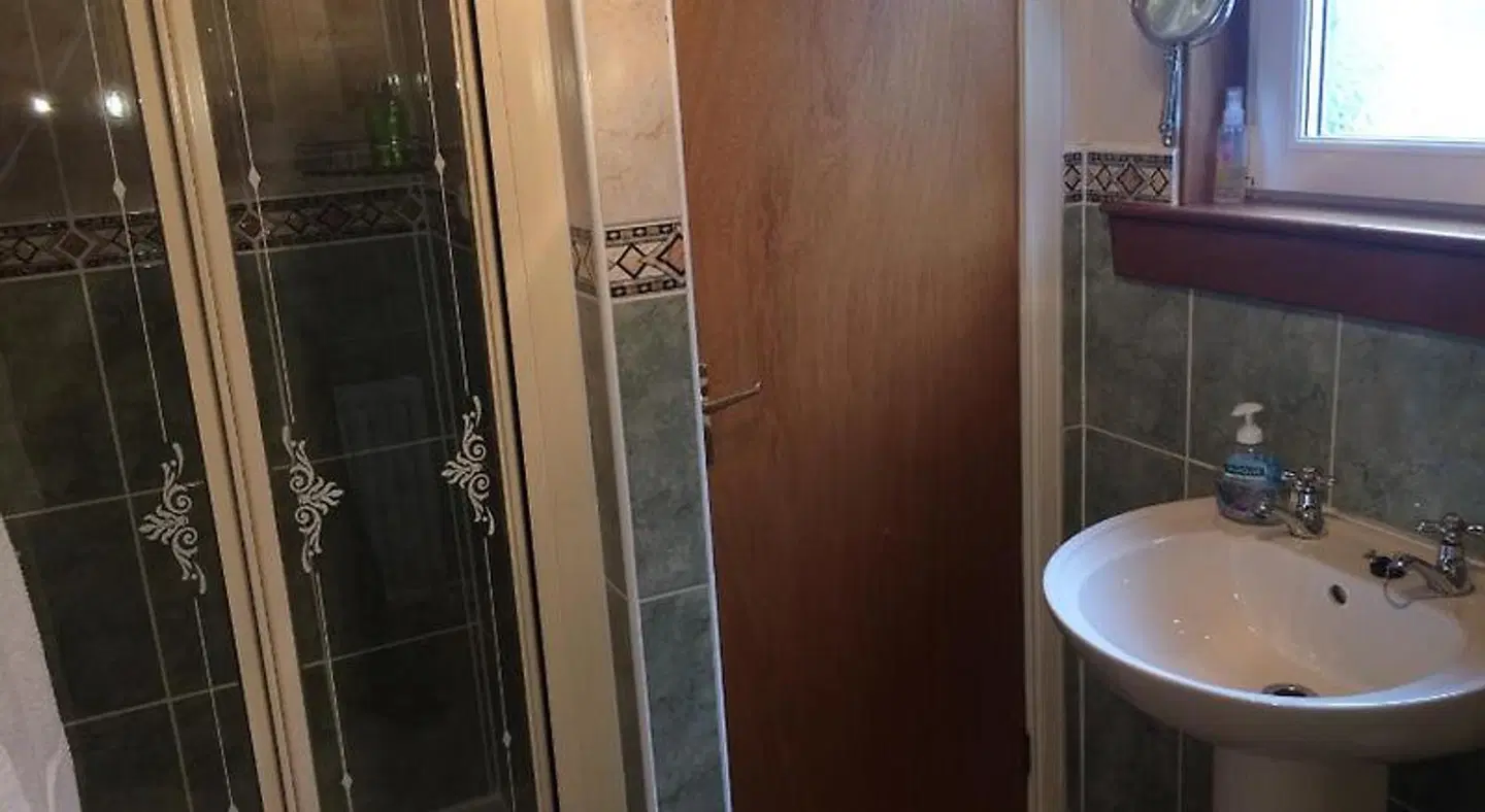 Abermar Guest House Badezimmer