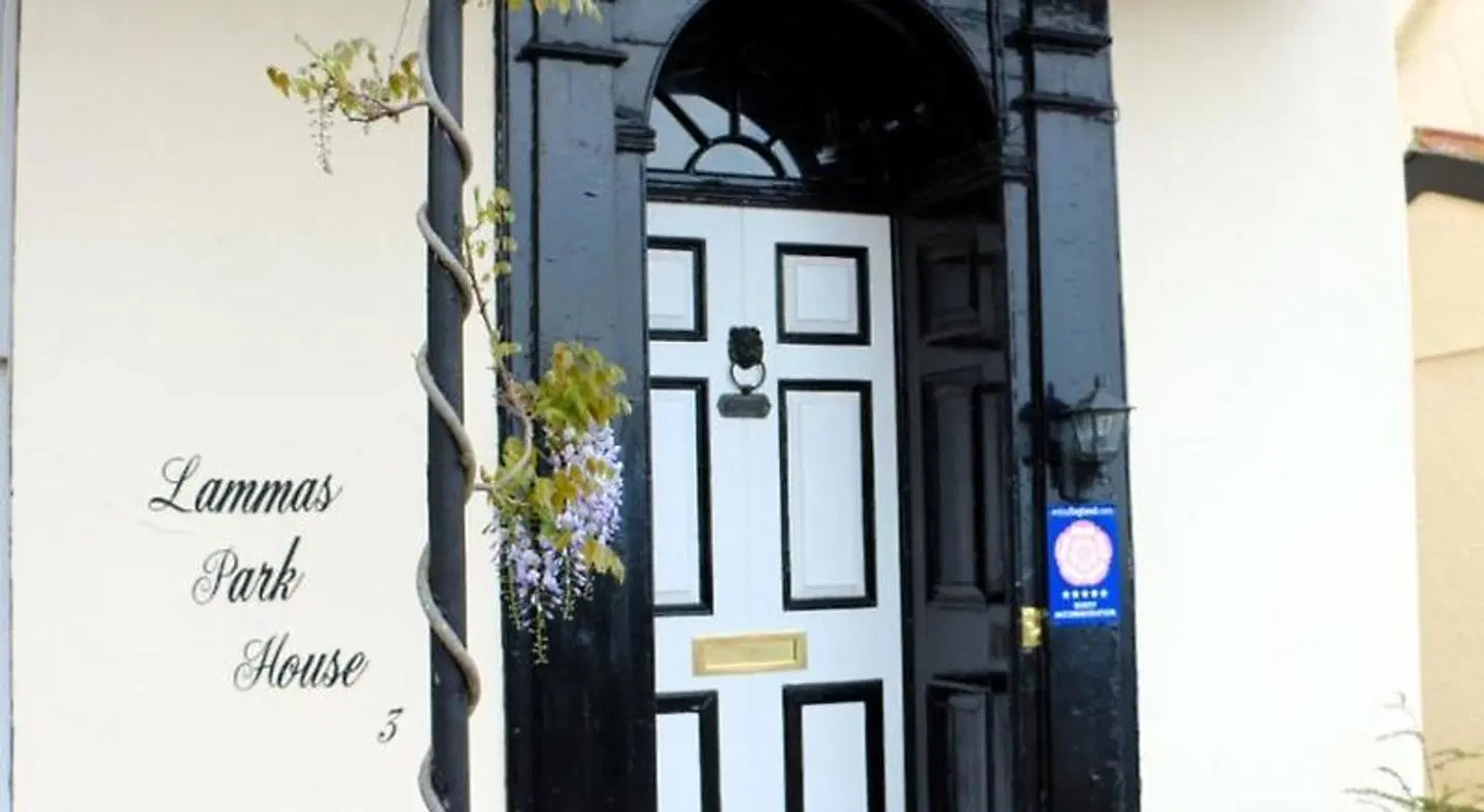 Lammas Park House EXTERIOR