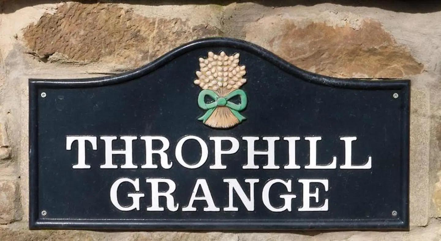 Throphill Grange EXTERIOR