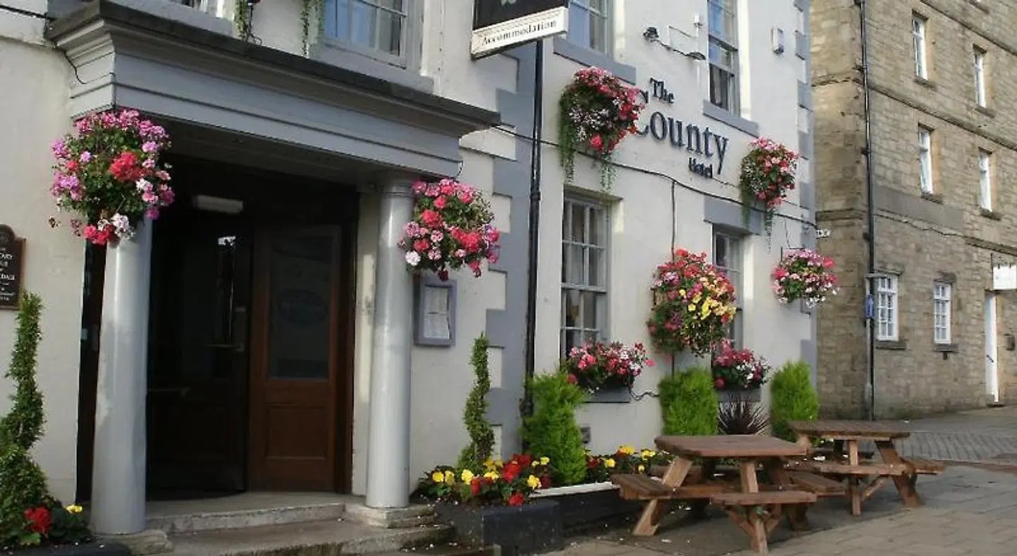The County Hotel EXTERIOR
