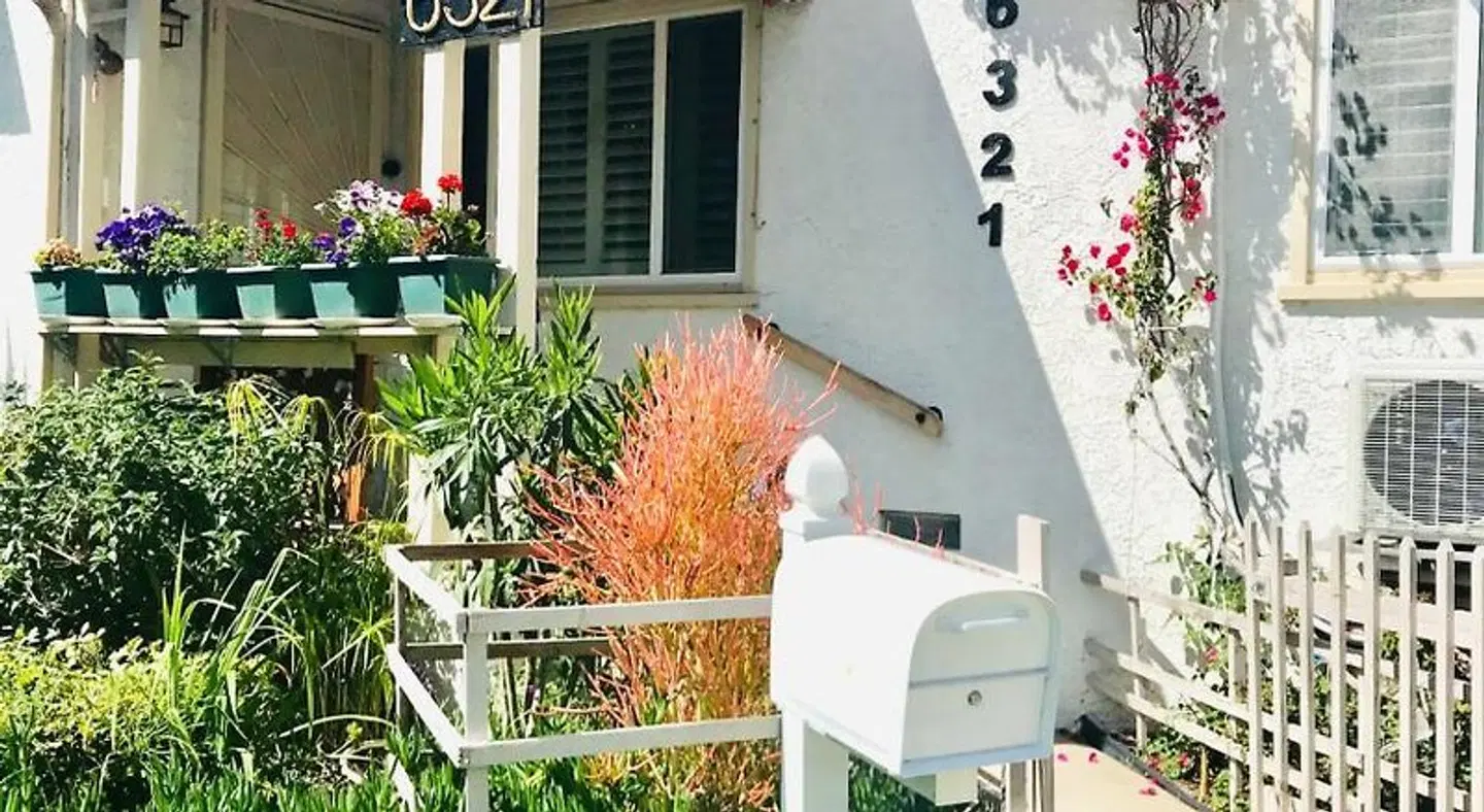 LAX Teresa B&B EXTERIOR