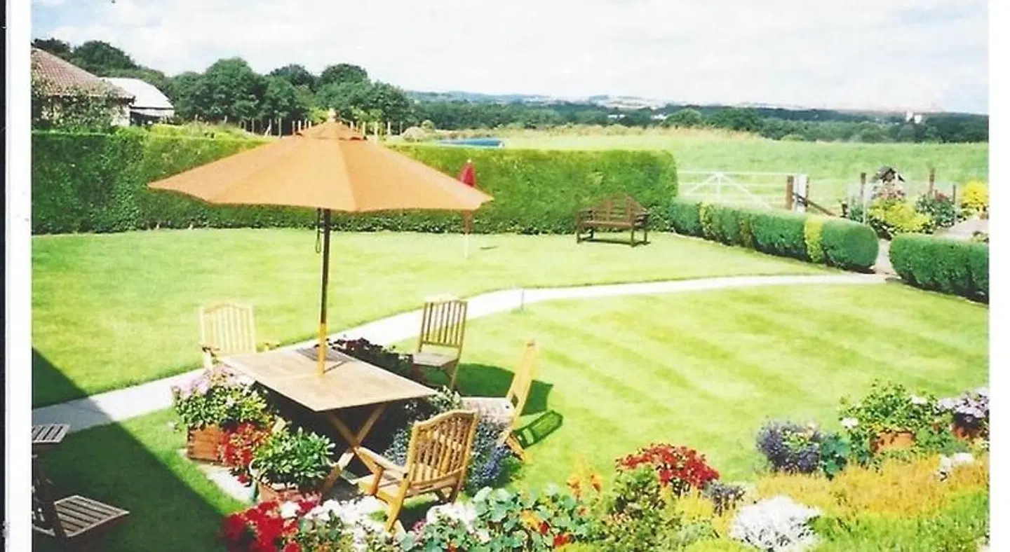 Ashcroft Farmhouse Garten