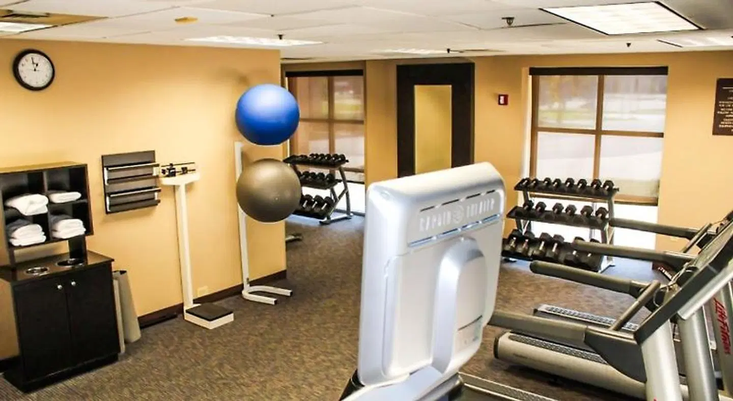 Hotel Topeka at City Center SPORTS_AND_LEISURE