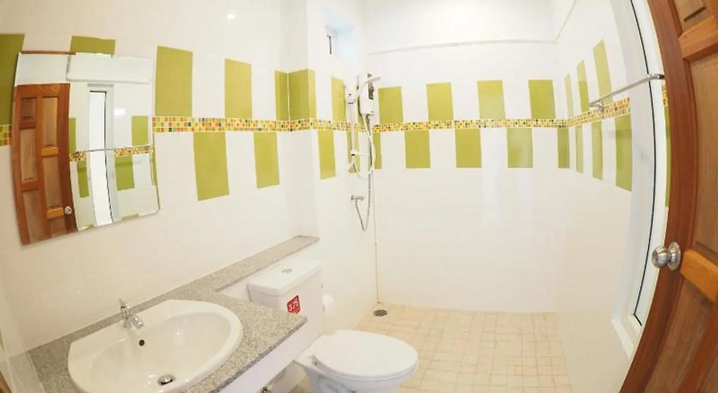 Khaolak Wandee Hostel Badezimmer