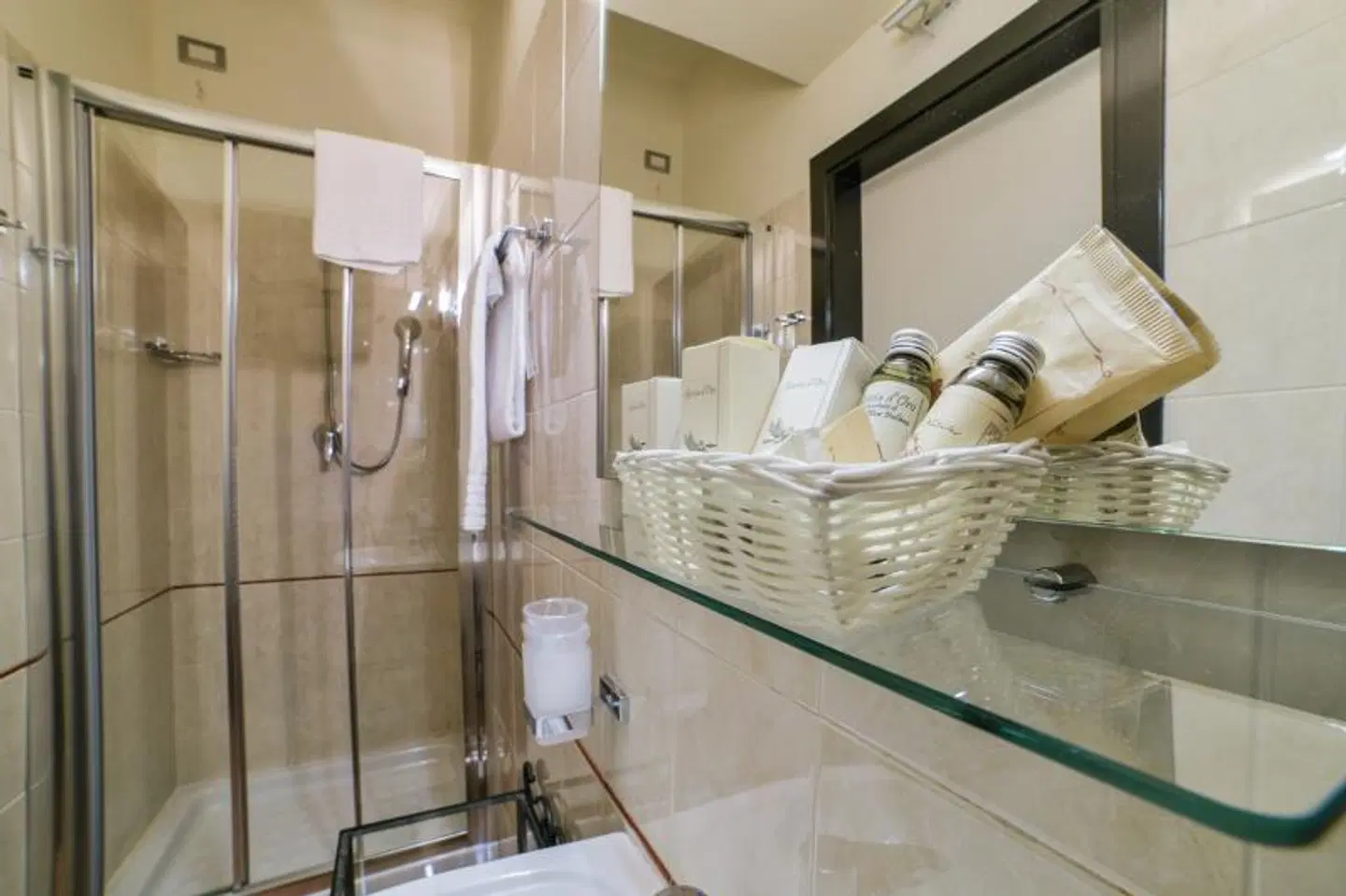 Hotel Bella Firenze Badezimmer