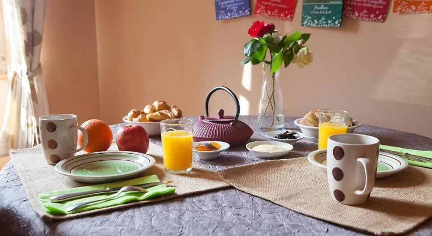 Au coeur de Montastruc-la-Conseillère - Chambres d'hôtes Restaurant
