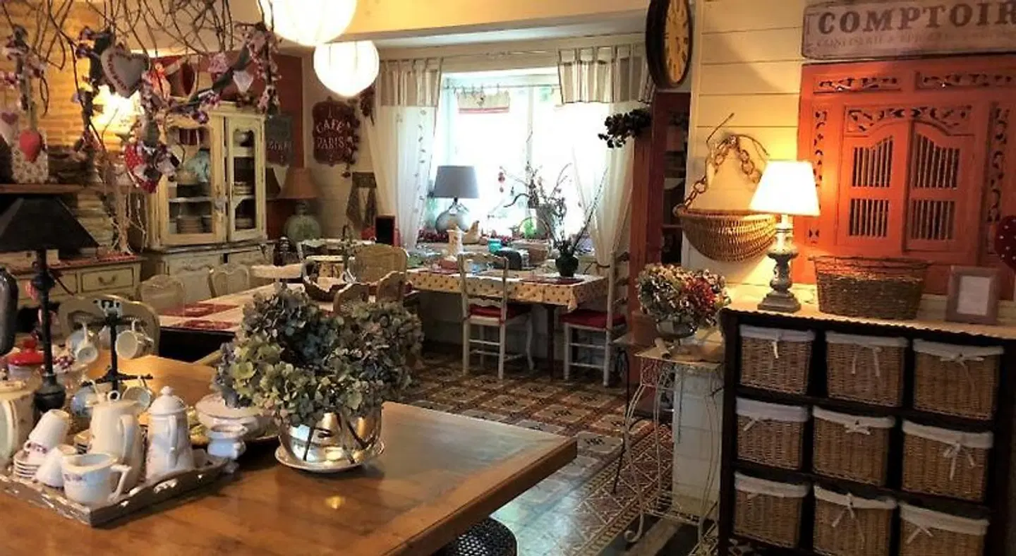 Au Fil de l' Eau Bar