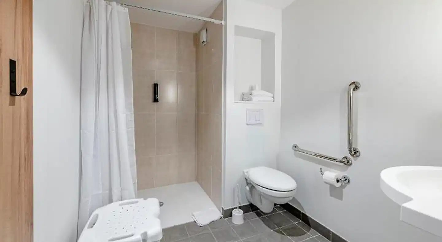 B&B Hotel Paris Ivry Quai De Seine Badezimmer