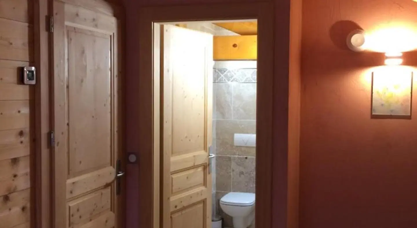 Chalet aux 3 biches Badezimmer